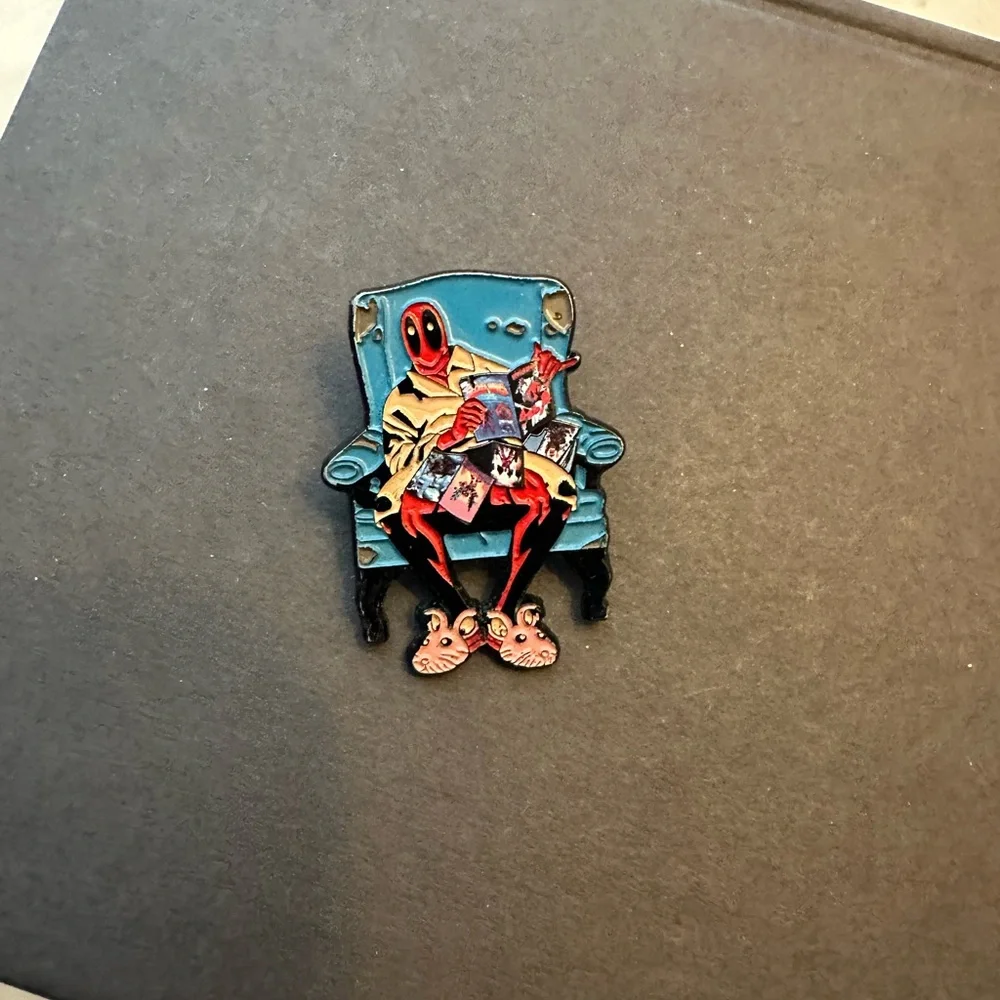 Deadpool Collectable Pin - Picture 3 of 4
